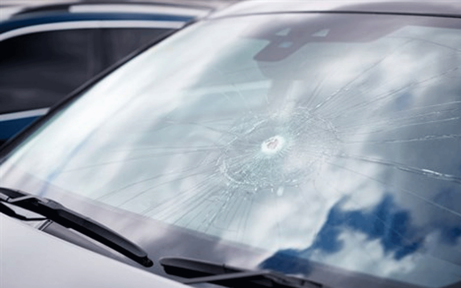 مراقبتهای لازم بعد از ترمیم شیشه جلو خودروهای کیا مراقبتهای لازم بعد از ترمیم شیشه جلو خودروهای کیا